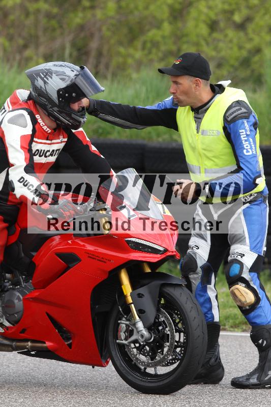 Archiv-2025/10 23.04.2025 Cornu Master School ADR/rot-rouge/27